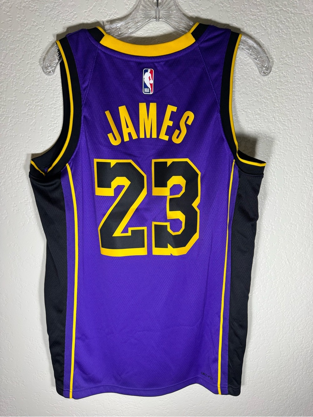 Los Angeles Lakers LeBron James #23 Statement Edition Basketball Jersey Men’s 44 - Picture 2 of 6